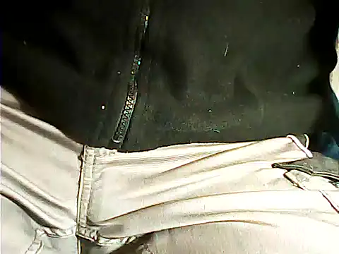 Snapshot of kalinixta chatting on 10-12-25, 07:35 kalinixta online show from 10-12-25, 07:35