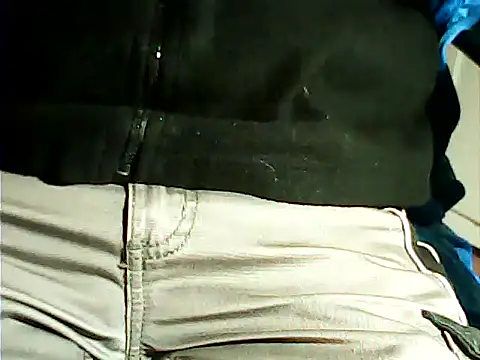 Snapshot of kalinixta chatting on 10-15-25, 04:18 kalinixta online show from 10-15-25, 04:18