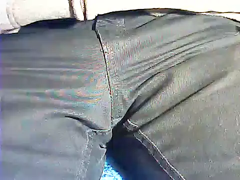 Snapshot of kalinixta chatting on 11-22-25, 04:06 kalinixta online show from 11-22-25, 04:06