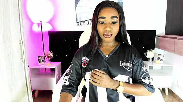 Snapshot of cristaaalclocks1 chatting on 07-16-26, 01:28 cristaaalclocks1 online show from 07-16-26, 01:28