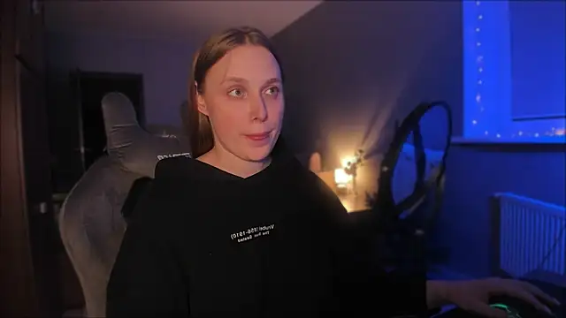 Snapshot of Rachel_Ro chatting on 12-16-24, 11:28 Rachel Ro online show from 12-16-24, 11:28