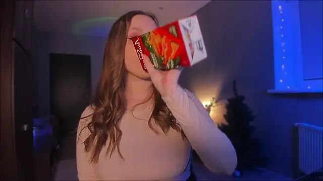 Snapshot of Rachel_Ro chatting on 12-19-24, 01:18 Rachel Ro online show from 12-19-24, 01:18