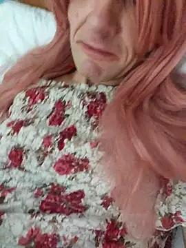 Snapshot of KandiK37 chatting on 02-21-25, 03:43 KandiK37 online show from 02-21-25, 03:43