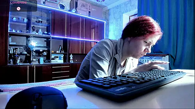 Snapshot of pa1e_pr1ncess chatting on 03-18-25, 01:31 pa1e pr1ncess online show from 03-18-25, 01:31