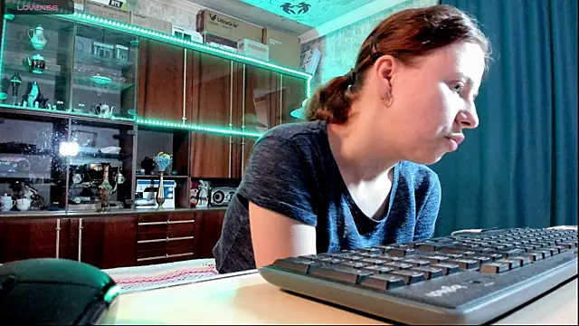 Snapshot of pa1e_pr1ncess chatting on 09-08-25, 03:11 pa1e pr1ncess online show from 09-08-25, 03:11