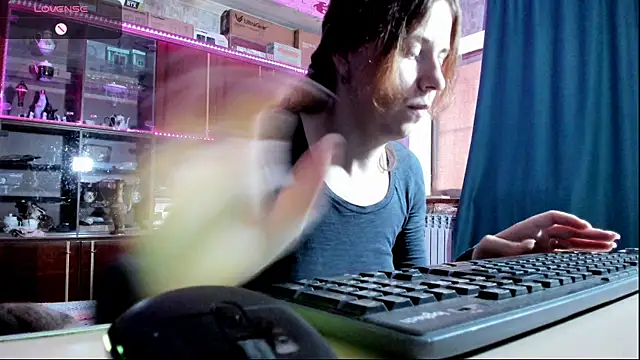 Snapshot of pa1e_pr1ncess chatting on 09-11-25, 06:57 pa1e pr1ncess online show from 09-11-25, 06:57