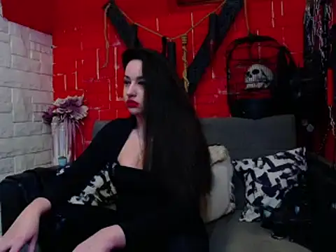 Snapshot of MistressRachelle chatting on 12-31-24, 02:40 MistressRachelle online show from 12-31-24, 02:40