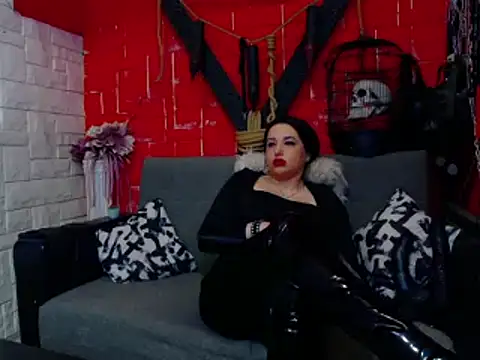 Snapshot of MistressRachelle chatting on 01-29-25, 07:43 MistressRachelle online show from 01-29-25, 07:43