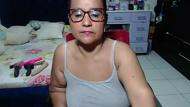 pervert mommy  online show from 02-09-26, 09:46