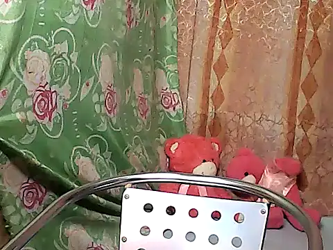 Snapshot of hotwetgran chatting on 06-01-26, 12:29 hotwetgran online show from 06-01-26, 12:29