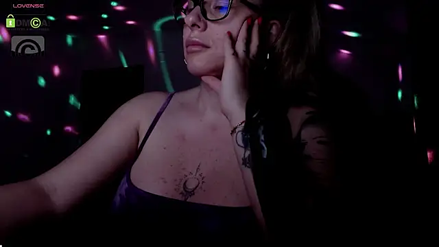 Snapshot of SonyaDevon chatting on 01-30-25, 07:48 SonyaDevon online show from 01-30-25, 07:48