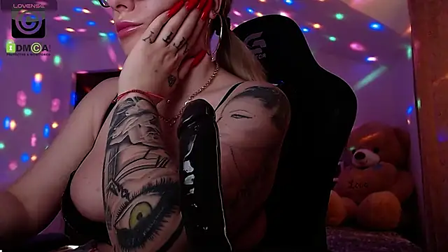 Snapshot of SonyaDevon chatting on 02-27-25, 10:48 SonyaDevon online show from 02-27-25, 10:48