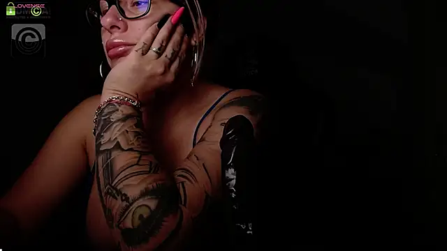 Snapshot of SonyaDevon chatting on 09-30-25, 03:11 SonyaDevon online show from 09-30-25, 03:11