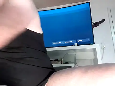 Snapshot of AquaMenn chatting on 09-18-25, 04:47 AquaMenn online show from 09-18-25, 04:47