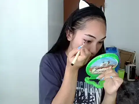 Snapshot of SweetLilly_18 chatting on 12-07-24, 01:29 SweetLilly 18 online show from 12-07-24, 01:29