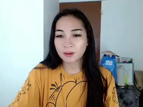 Snapshot of SweetLilly_18 chatting on 12-11-24, 02:09 SweetLilly 18 online show from 12-11-24, 02:09