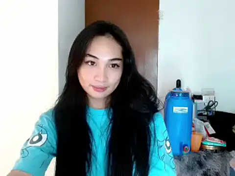 Snapshot of SweetLilly_18 chatting on 01-07-25, 02:20 SweetLilly 18 online show from 01-07-25, 02:20