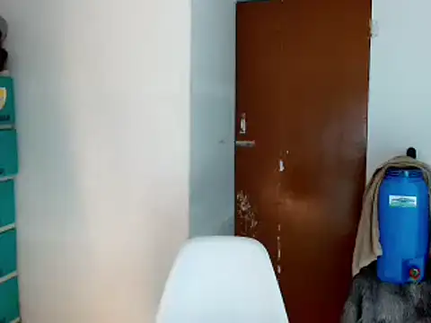 Snapshot of SweetLilly_18 chatting on 01-12-25, 12:23 SweetLilly 18 online show from 01-12-25, 12:23