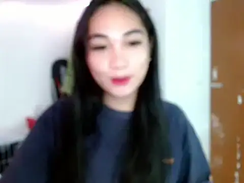 Snapshot of SweetLilly_18 chatting on 02-16-25, 10:21 SweetLilly 18 online show from 02-16-25, 10:21