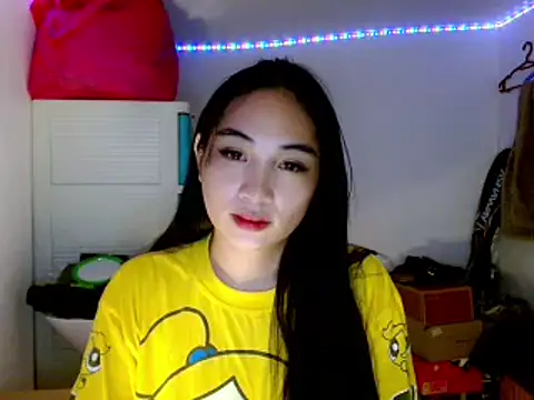 Snapshot of SweetLilly_18 chatting on 03-17-25, 02:56 SweetLilly 18 online show from 03-17-25, 02:56