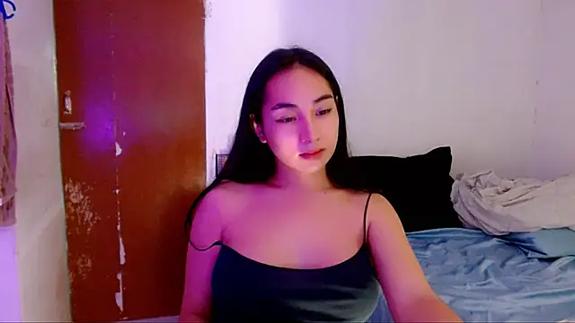 Snapshot of SweetLilly_18 chatting on 09-24-25, 12:25 SweetLilly 18 online show from 09-24-25, 12:25