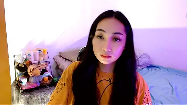 Snapshot of SweetLilly_18 chatting on 11-03-25, 03:08 SweetLilly 18 online show from 11-03-25, 03:08