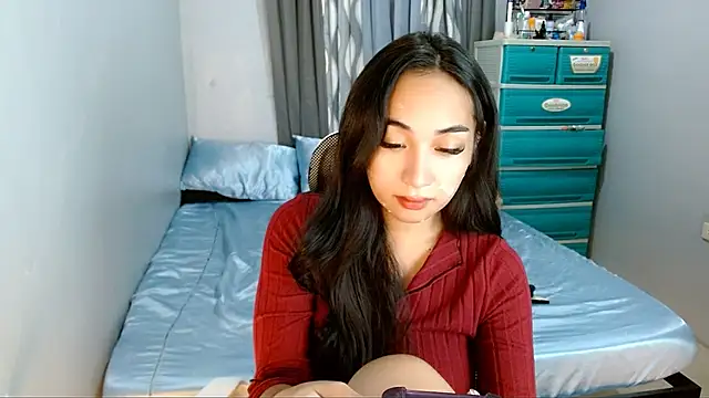 Snapshot of SweetLilly_18 chatting on 01-12-26, 05:23 SweetLilly 18 online show from 01-12-26, 05:23