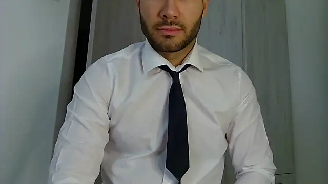 Snapshot of Justynn1 chatting on 05-31-26, 04:42 Justynn1 online show from 05-31-26, 04:42