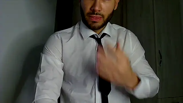 Snapshot of Justynn1 chatting on 06-03-26, 10:37 Justynn1 online show from 06-03-26, 10:37