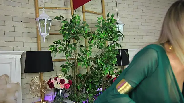 EmillyBronte online show from 03-28-26, 08:30