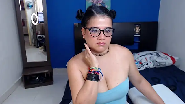 Snapshot of GlendaStarx chatting on 05-08-26, 09:09 GlendaStarx online show from 05-08-26, 09:09