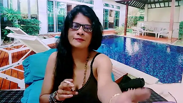 IndianAllure online show from 01-21-25, 06:33