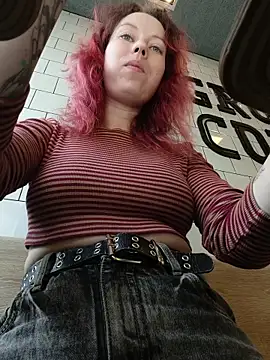 Frost foxy online show from 04-08-26, 02:44