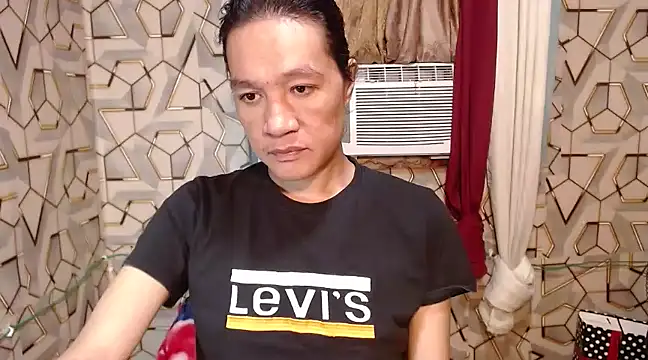 Snapshot of tshugecumxxx chatting on 01-12-25, 05:22 tshugecumxxx online show from 01-12-25, 05:22