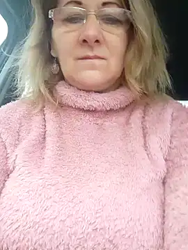 Snapshot of Elza01 chatting on 12-14-24, 06:46 Elza01 online show from 12-14-24, 06:46