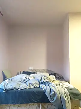 Snapshot of Elza01 chatting on 01-31-25, 06:46 Elza01 online show from 01-31-25, 06:46