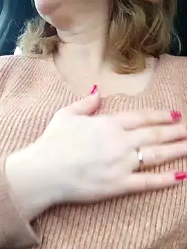 Snapshot of Elza01 chatting on 02-02-25, 06:37 Elza01 online show from 02-02-25, 06:37