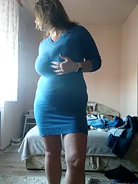 Snapshot of Elza01 chatting on 03-07-25, 02:56 Elza01 online show from 03-07-25, 02:56