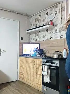 Snapshot of Elza01 chatting on 11-20-25, 07:19 Elza01 online show from 11-20-25, 07:19