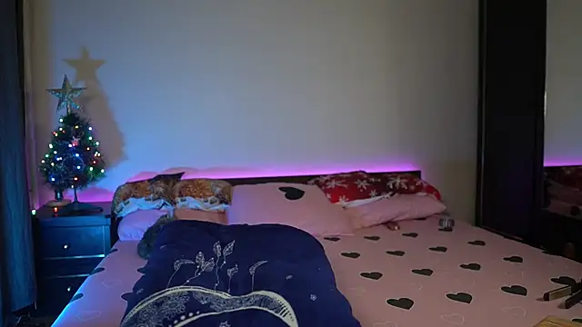 TiffanyPierce online show from 12-19-25, 09:11