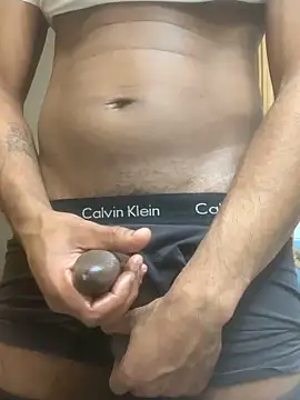 Snapshot of catchit231 chatting on 12-28-24, 02:11 catchit231 online show from 12-28-24, 02:11