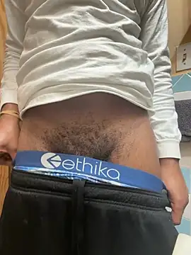 Snapshot of catchit231 chatting on 12-22-25, 06:05 catchit231 online show from 12-22-25, 06:05