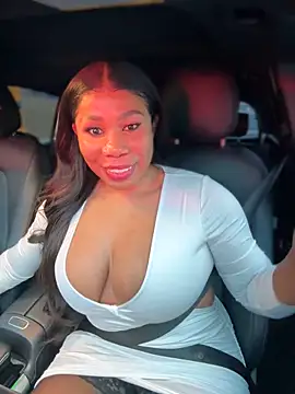 Snapshot of Belle___ chatting on 12-13-24, 10:23 Belle online show from 12-13-24, 10:23