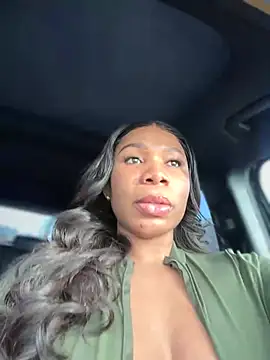 Snapshot of Belle___ chatting on 02-08-25, 02:05 Belle online show from 02-08-25, 02:05