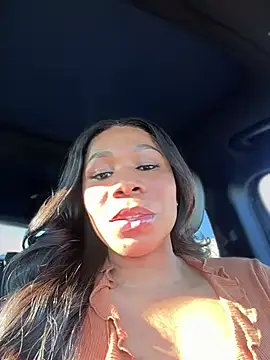 Snapshot of Belle___ chatting on 03-22-25, 10:26 Belle online show from 03-22-25, 10:26