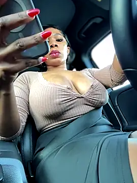 Snapshot of Belle___ chatting on 11-28-25, 09:50 Belle online show from 11-28-25, 09:50