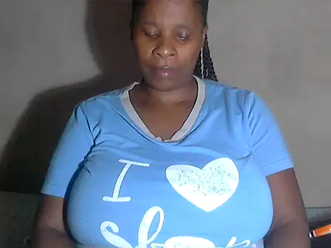 Snapshot of Choco-Coco10 chatting on 11-05-25, 06:24 Choco-Coco10 online show from 11-05-25, 06:24