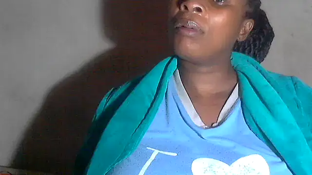 Snapshot of Choco-Coco10 chatting on 11-17-25, 04:40 Choco-Coco10 online show from 11-17-25, 04:40