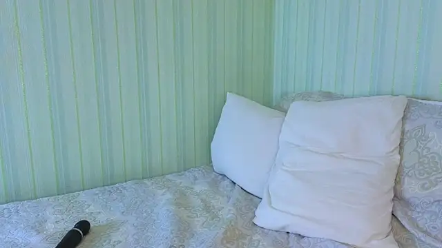  Lily  online show from 01-28-25, 09:41