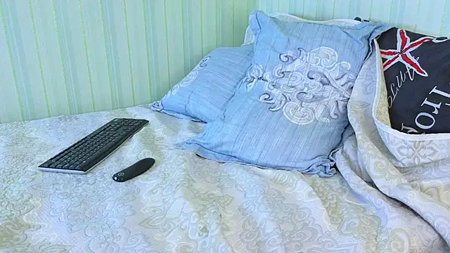  Lily  online show from 01-30-25, 12:37